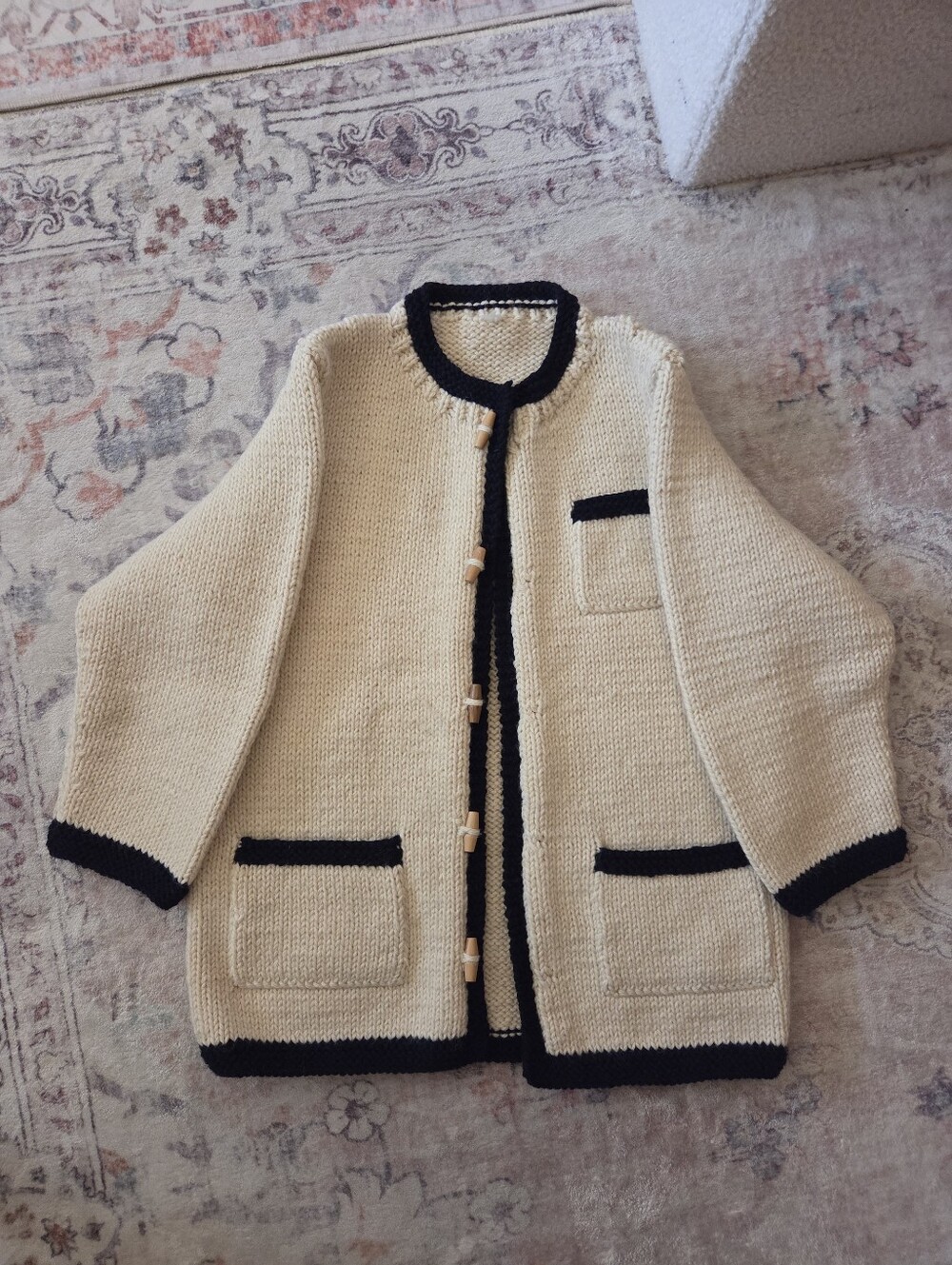 Vintage Chunky Wool Style Knit Cardigan Sweater Jacket Cream And Navy Size M